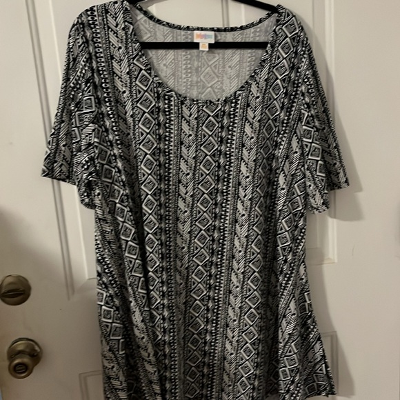 Lula Roe Tops - Picture 8 of 16